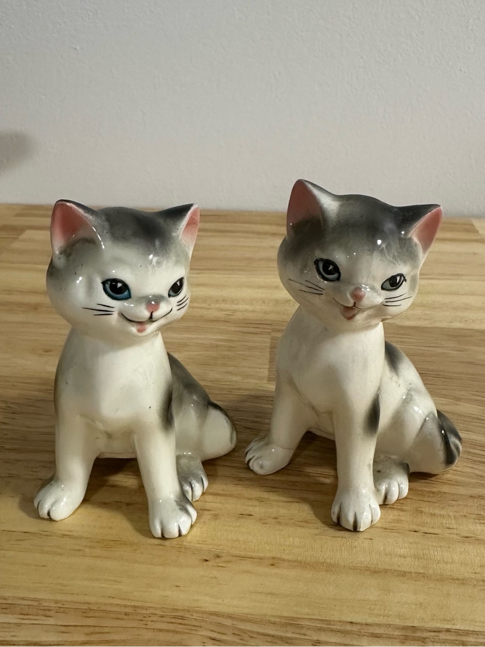 Vintage Japanese Ceramic Gray & White Cat Figurines - Decorative Pet Statue